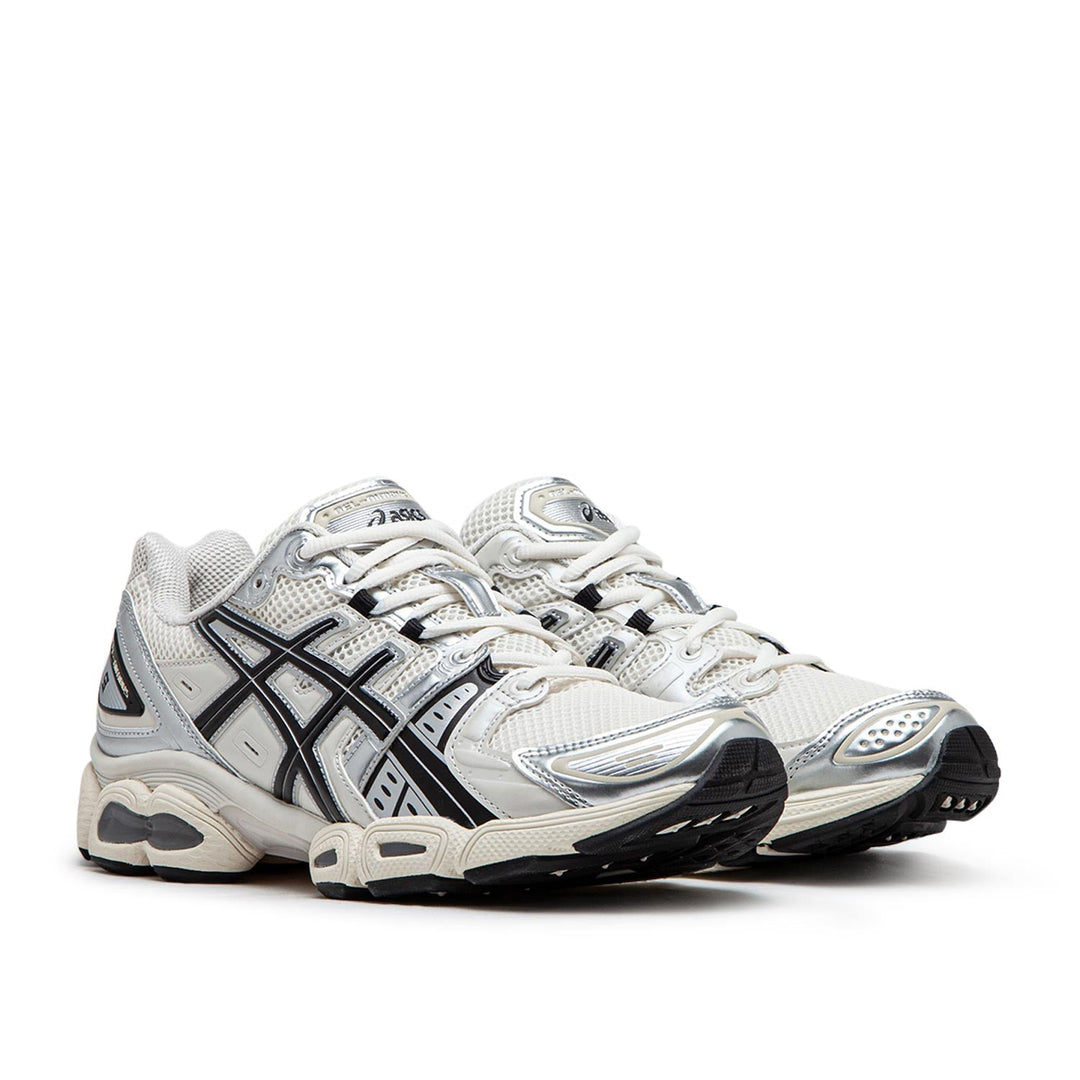 Asics Gel-Nimbus 9 (Creme / Schwarz / Silber)