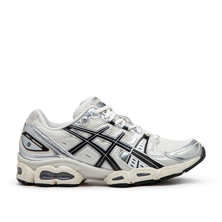 Asics Gel-Nimbus 9 (Creme / Schwarz / Silber)