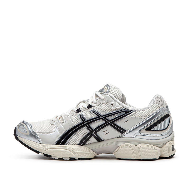 Asics Gel-Nimbus 9 (Creme / Schwarz / Silber)